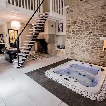 Au Domaine Des Anges Gites Avec Jacuzzi Privatif Dans La Chambre Bain-de-Bretagne Exterior photo