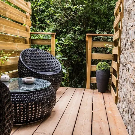 Au Domaine Des Anges Gites Avec Jacuzzi Privatif Dans La Chambre Bain-de-Bretagne Exterior photo