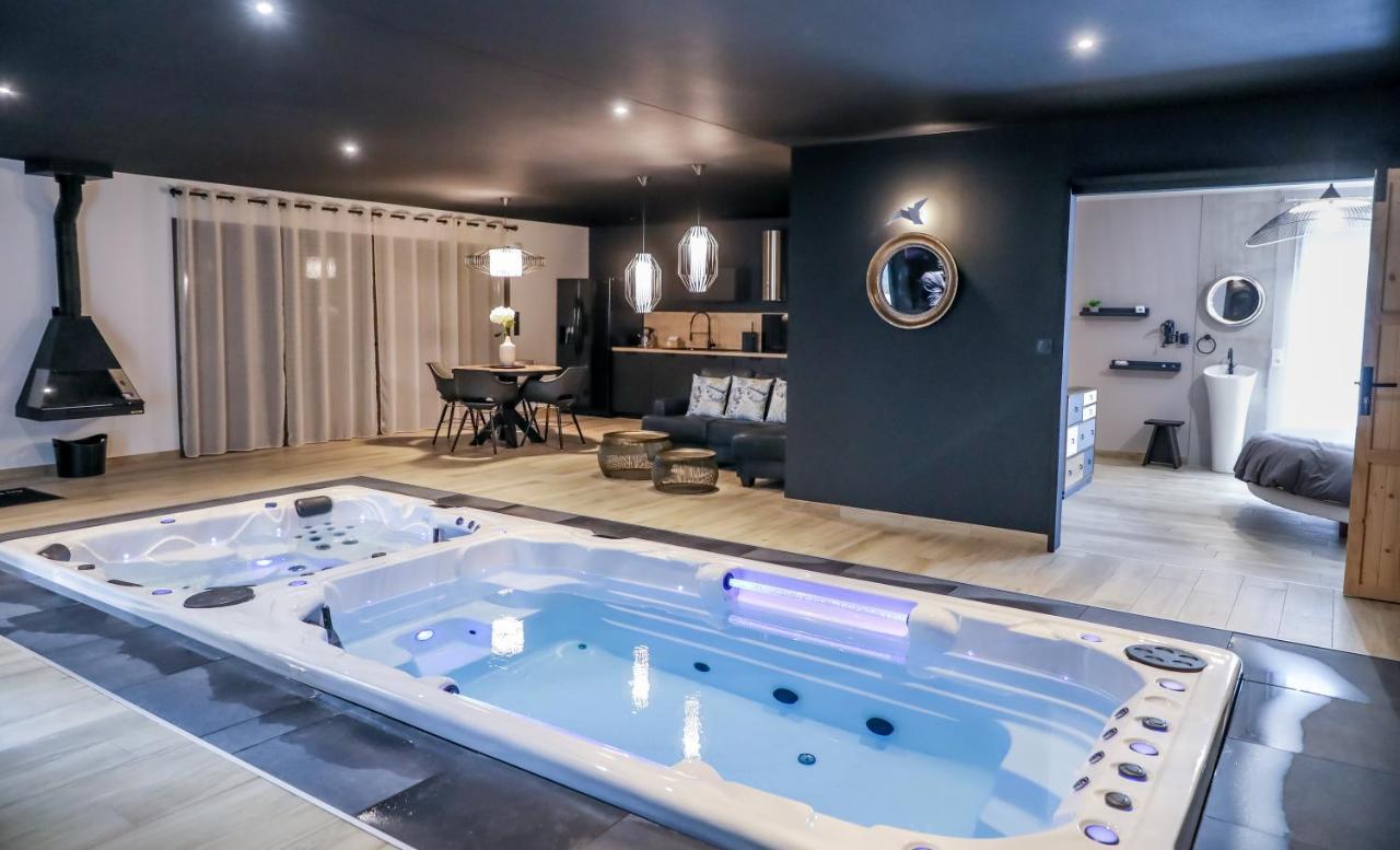 Au Domaine Des Anges Avec Jacuzzi Privatif Dans La Holiday home *