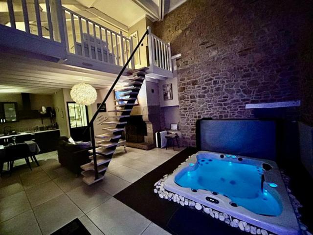 Au Domaine Des Anges Avec Jacuzzi Privatif Dans La * Bain-de-Bretagne