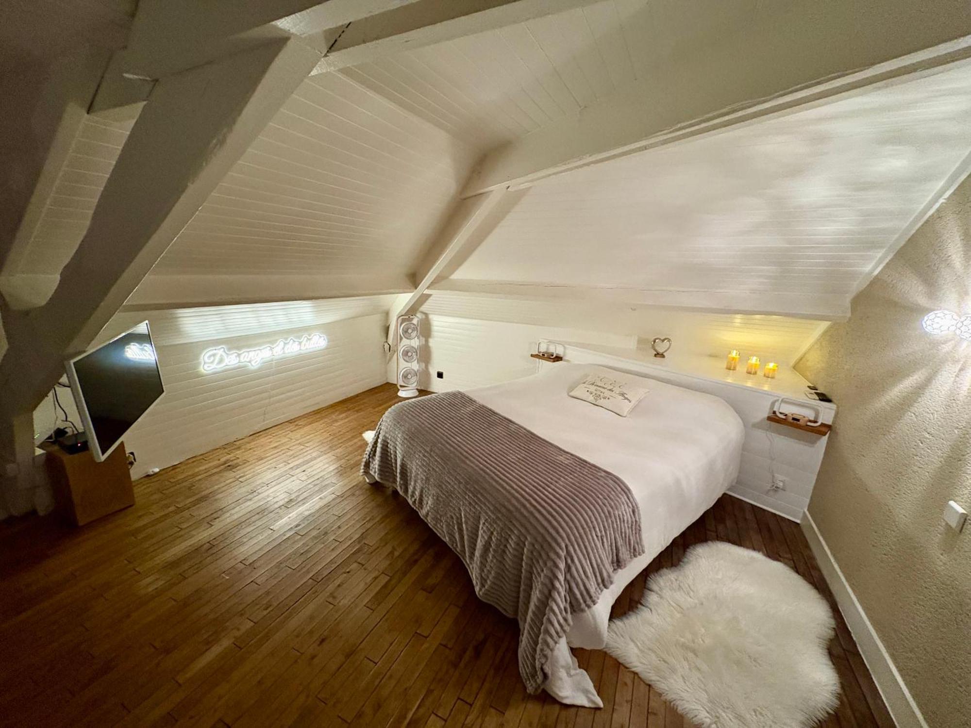Au Domaine Des Anges Avec Jacuzzi Privatif Dans La