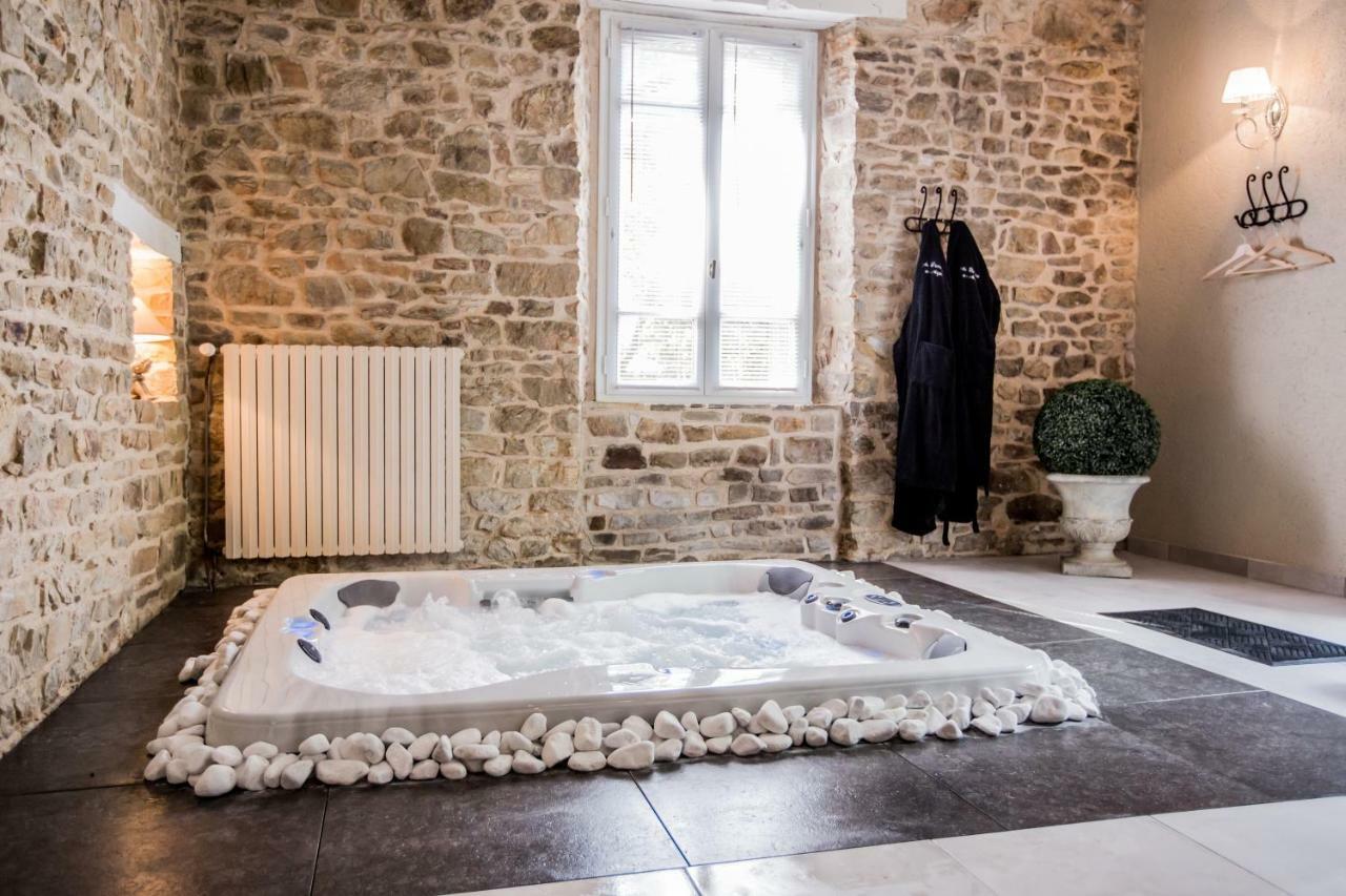 Au Domaine Des Anges Avec Jacuzzi Privatif Dans La