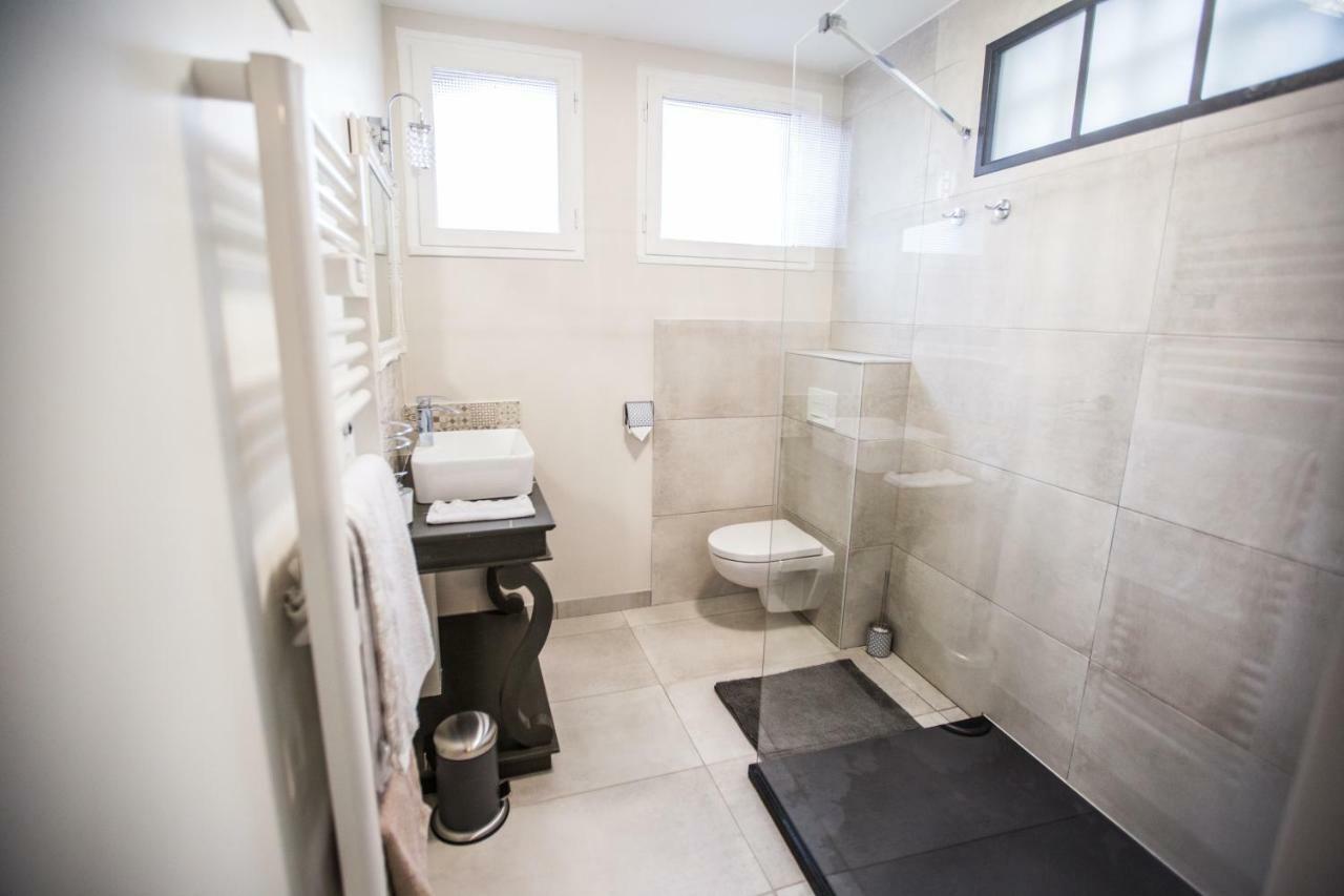 Au Domaine Des Anges Avec Jacuzzi Privatif Dans La Holiday home